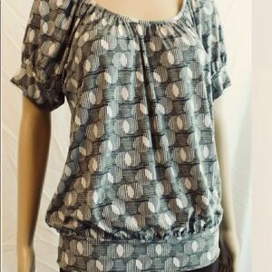 The Limited geometric black and white shirt sleeve blouse